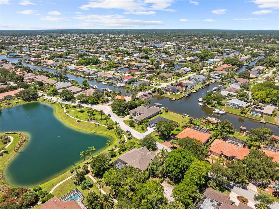 Под контрактом: $1,450,000 (5 спален, 4 ванн, 4225 Квадратных фут)