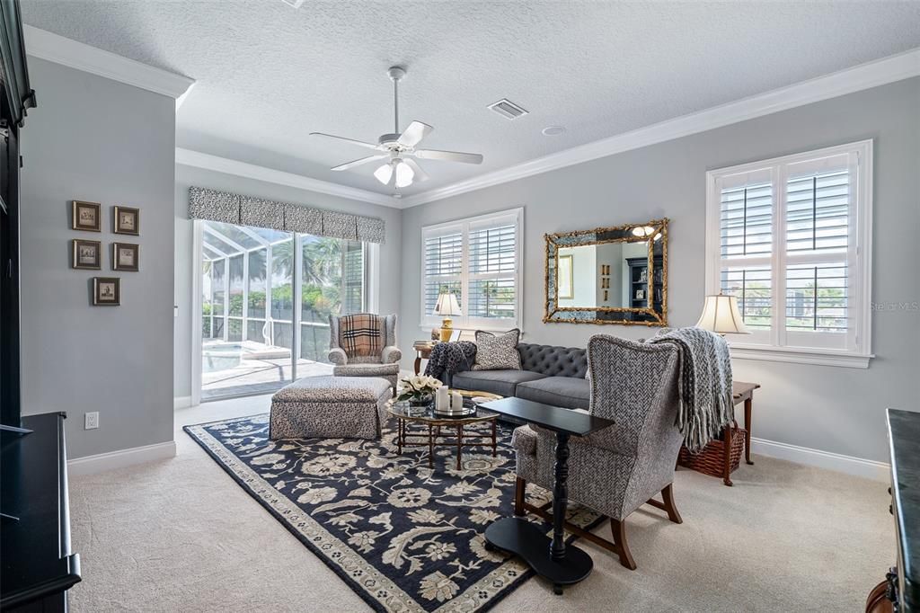 Под контрактом: $1,450,000 (5 спален, 4 ванн, 4225 Квадратных фут)