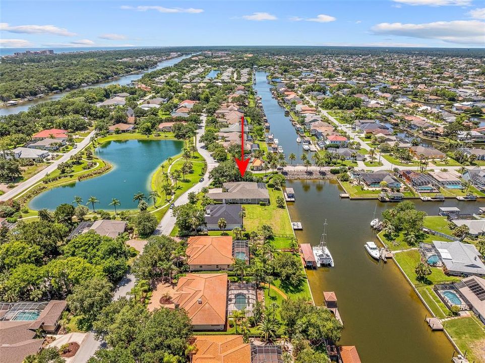 Под контрактом: $1,450,000 (5 спален, 4 ванн, 4225 Квадратных фут)