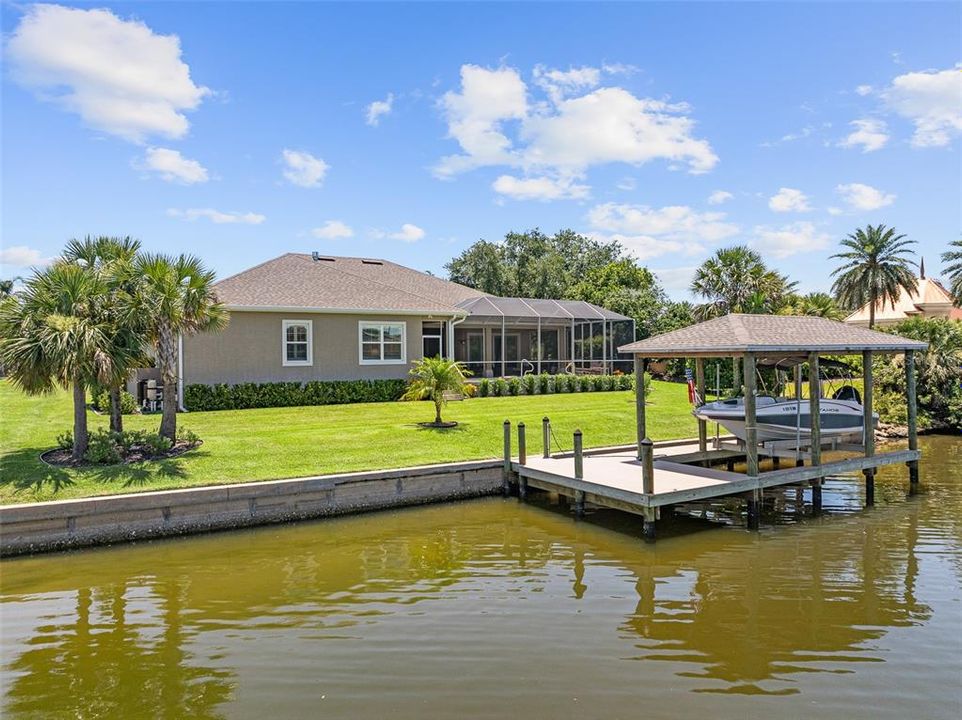 Под контрактом: $1,450,000 (5 спален, 4 ванн, 4225 Квадратных фут)