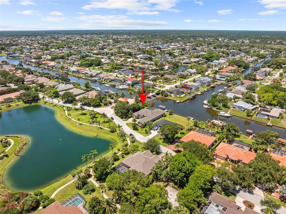 Под контрактом: $1,450,000 (5 спален, 4 ванн, 4225 Квадратных фут)