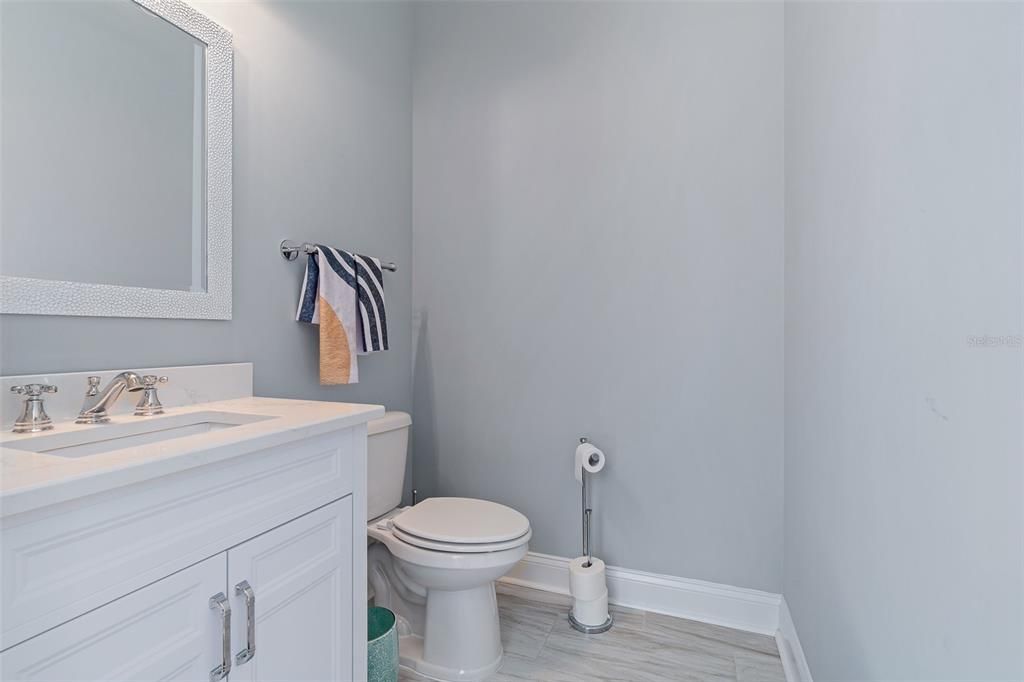 Под контрактом: $1,450,000 (5 спален, 4 ванн, 4225 Квадратных фут)