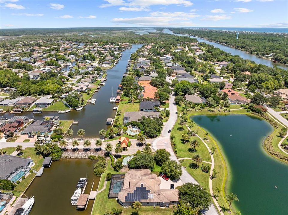 Под контрактом: $1,450,000 (5 спален, 4 ванн, 4225 Квадратных фут)