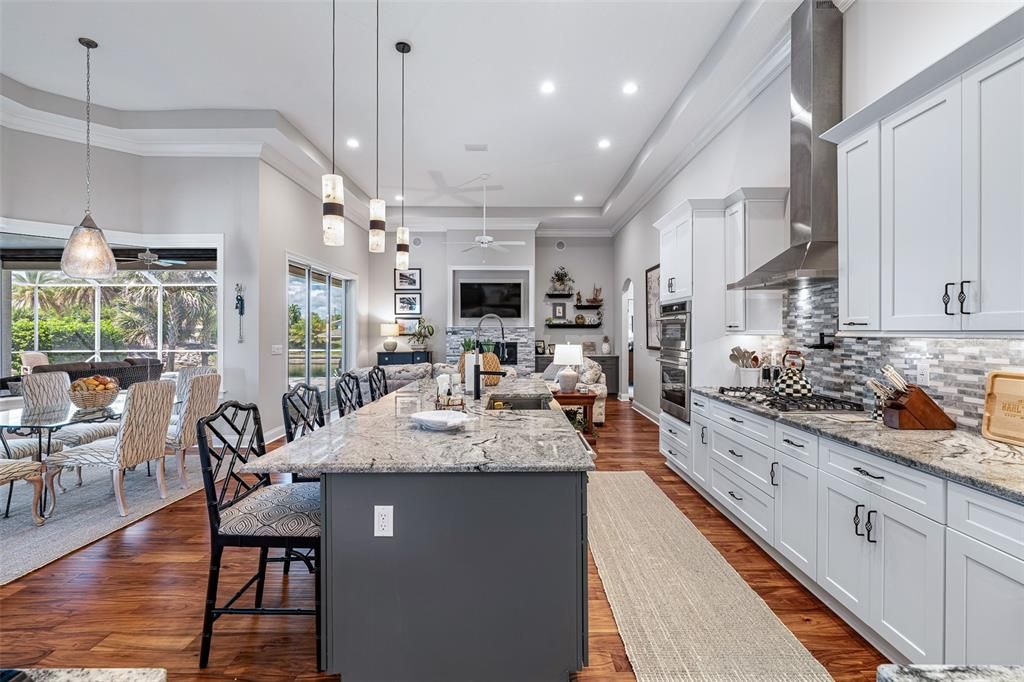 Под контрактом: $1,450,000 (5 спален, 4 ванн, 4225 Квадратных фут)