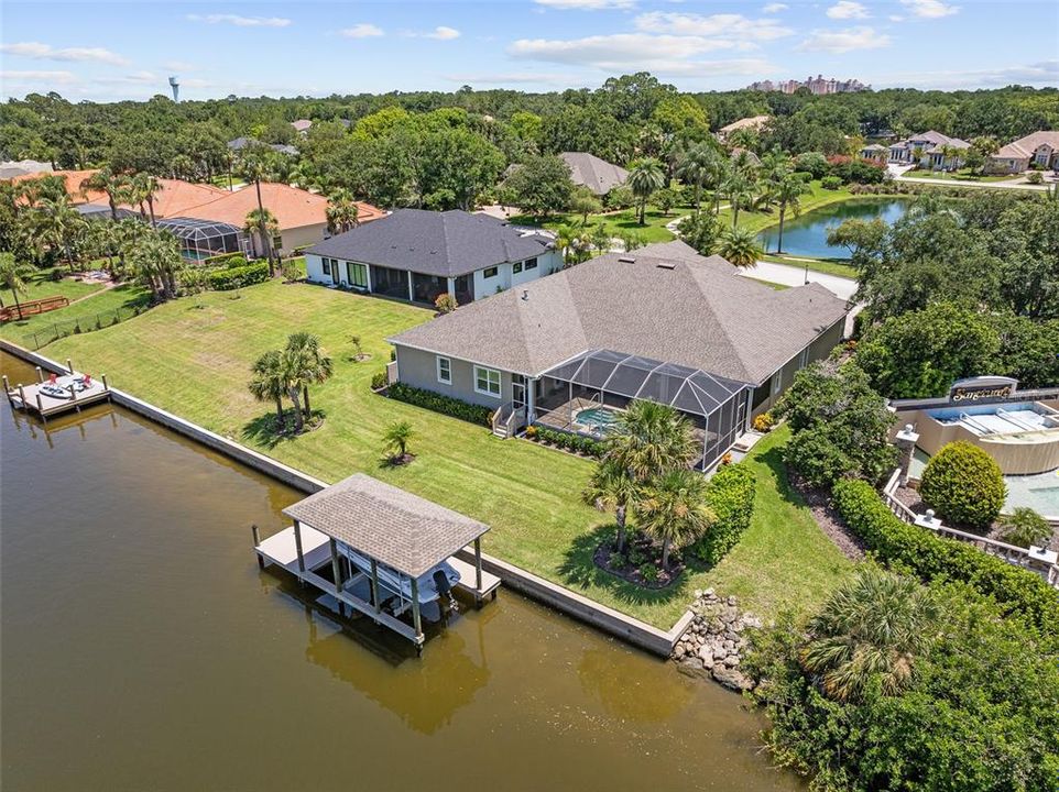 Под контрактом: $1,450,000 (5 спален, 4 ванн, 4225 Квадратных фут)