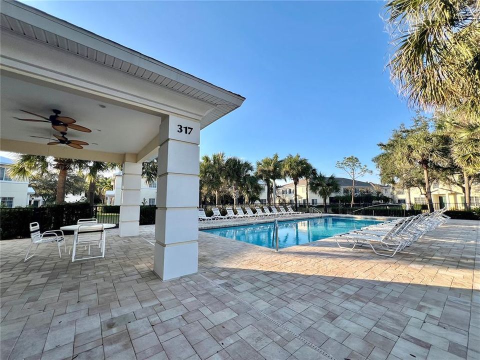 Под контрактом: $1,870 (3 спален, 2 ванн, 1200 Квадратных фут)