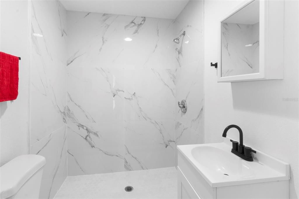 For Sale: $354,900 (3 beds, 3 baths, 1948 Square Feet)