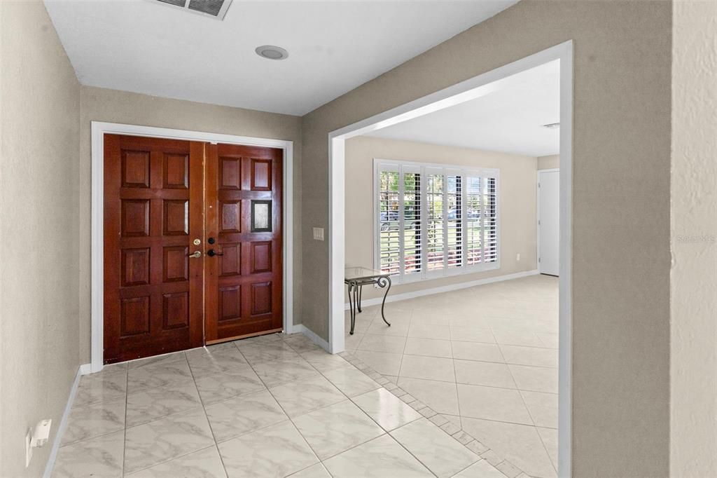 For Sale: $354,900 (3 beds, 3 baths, 1948 Square Feet)