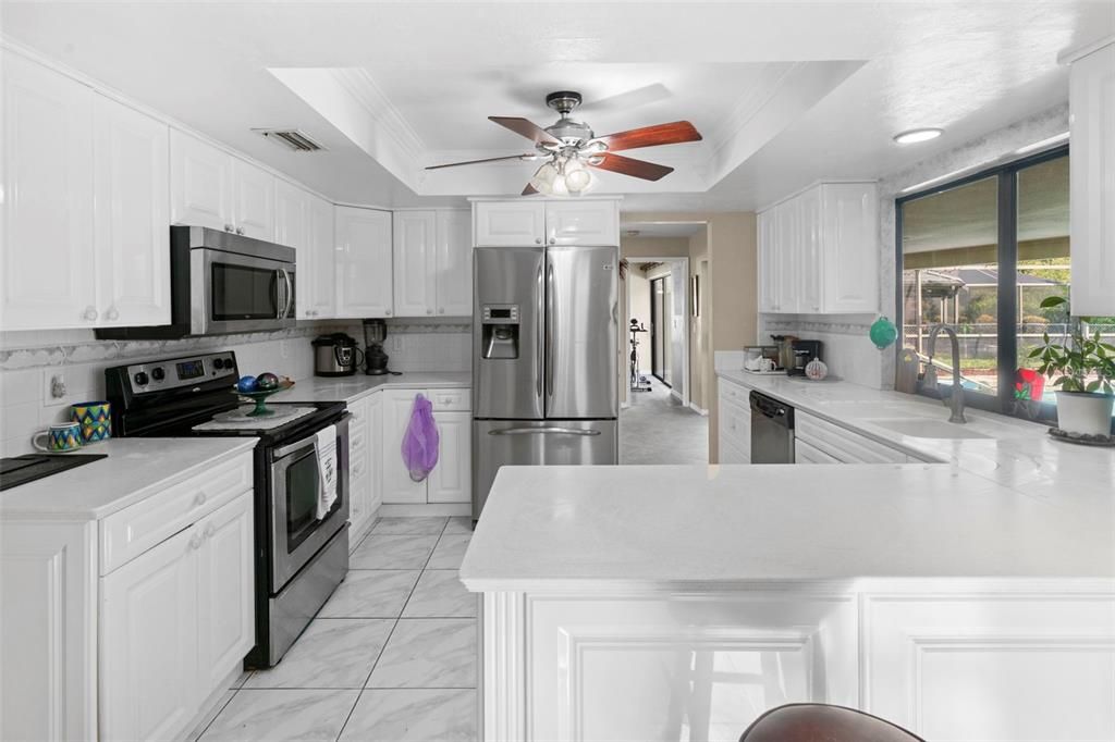 For Sale: $354,900 (3 beds, 3 baths, 1948 Square Feet)