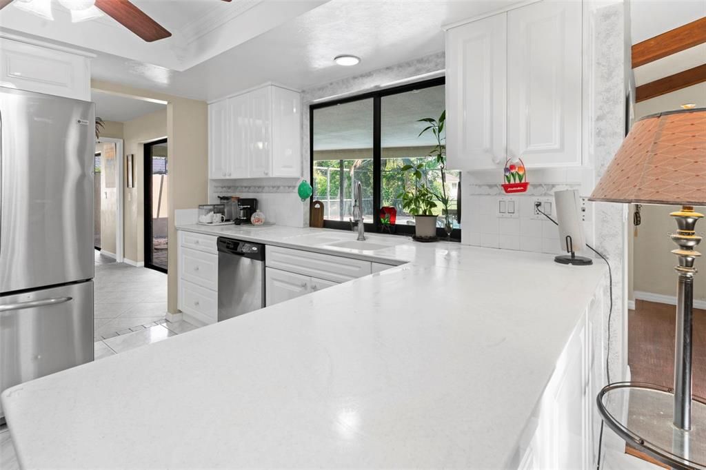 For Sale: $354,900 (3 beds, 3 baths, 1948 Square Feet)