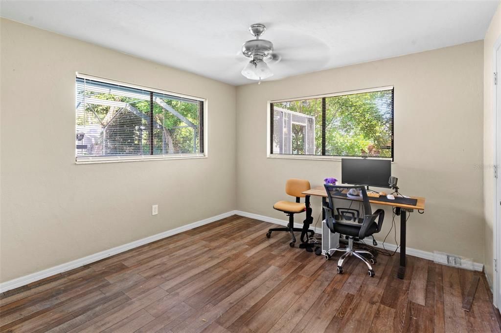 For Sale: $354,900 (3 beds, 3 baths, 1948 Square Feet)