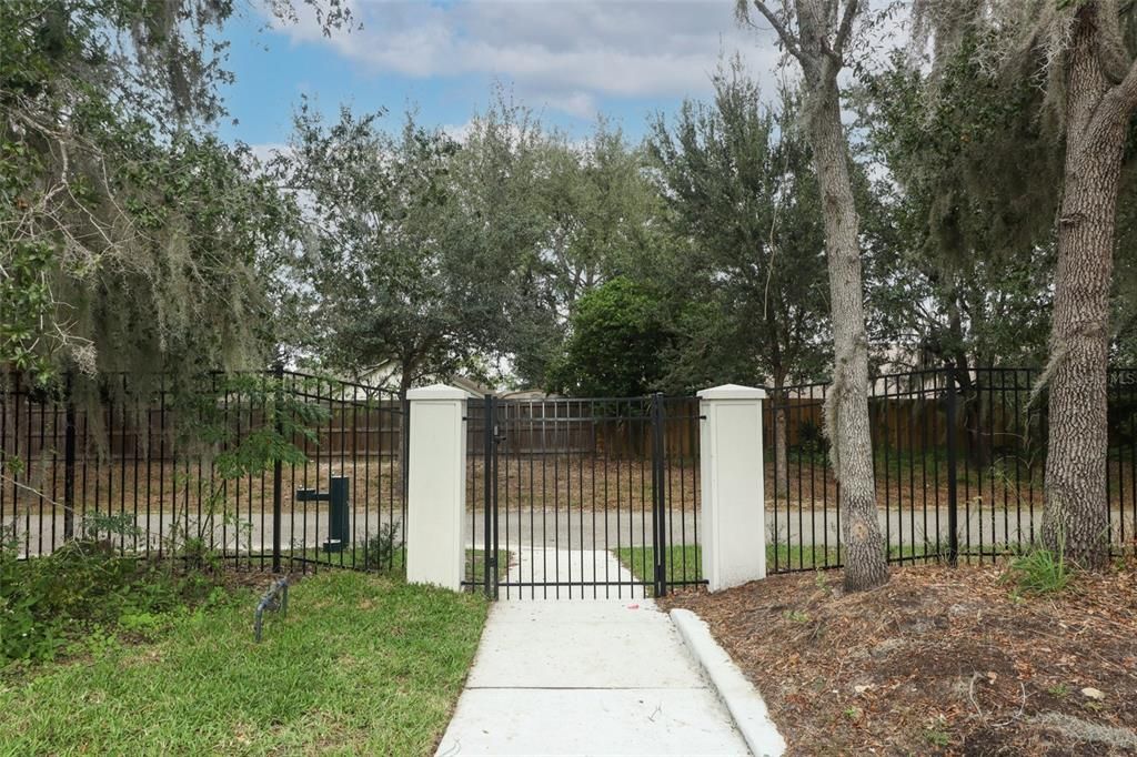 Active With Contract: $2,500 (3 beds, 2 baths, 1379 Square Feet)