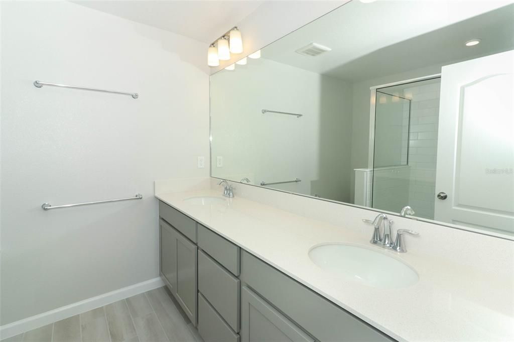 Active With Contract: $2,500 (3 beds, 2 baths, 1379 Square Feet)
