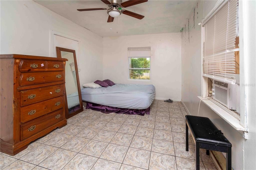 En Venta: $420,000 (5 camas, 0 baños, 1188 Pies cuadrados)