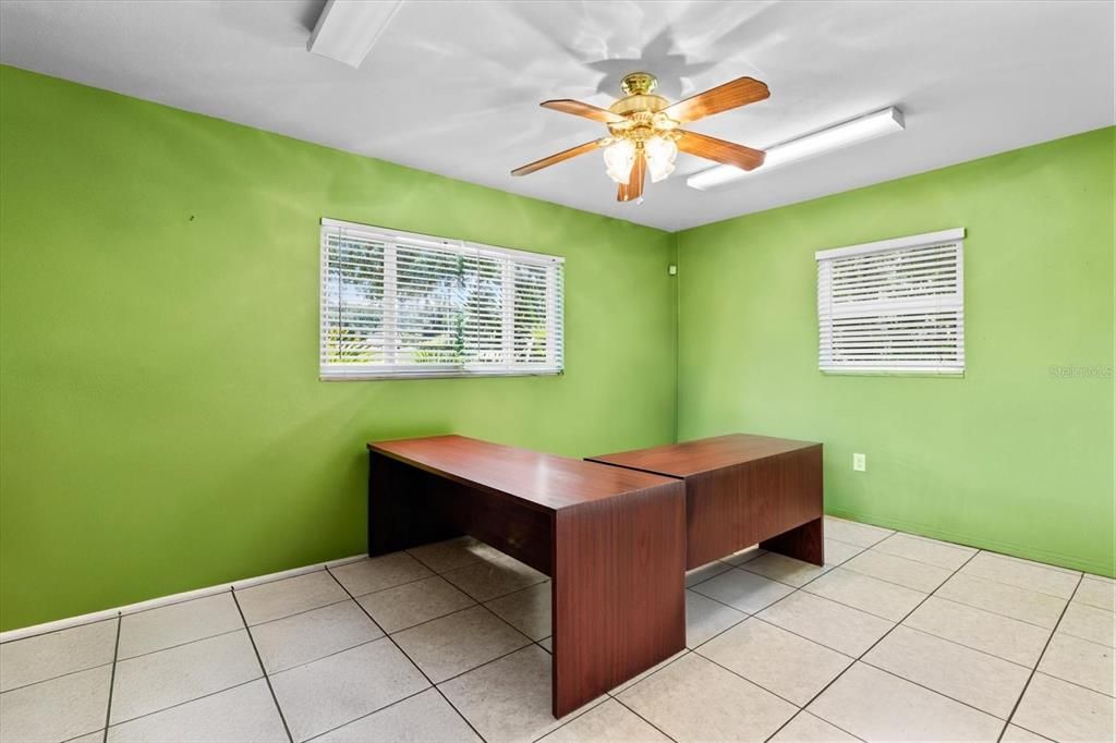 待售: $860,000 (0 贝兹, 0 浴室, 1547 平方英尺)