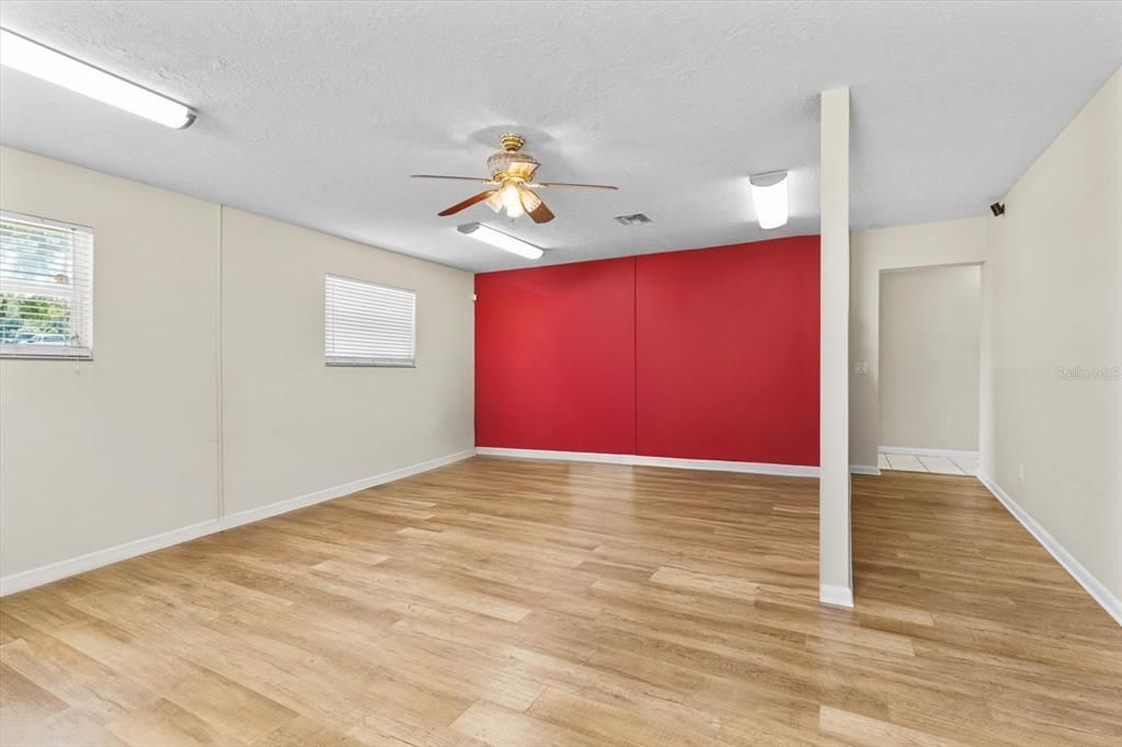 待售: $860,000 (0 贝兹, 0 浴室, 1547 平方英尺)