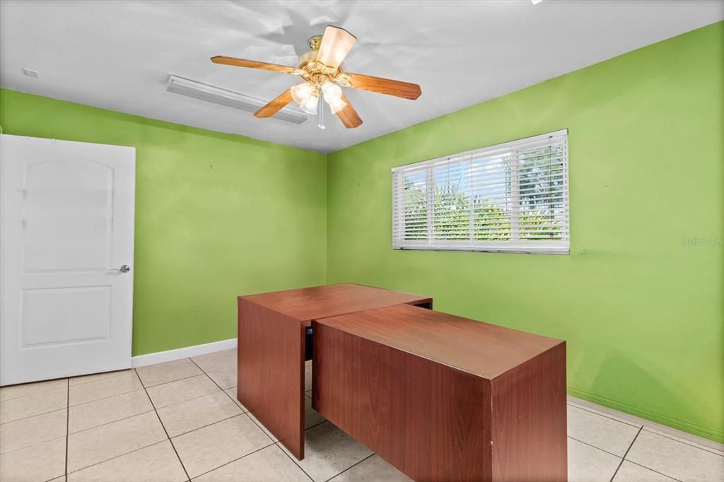 待售: $860,000 (0 贝兹, 0 浴室, 1547 平方英尺)