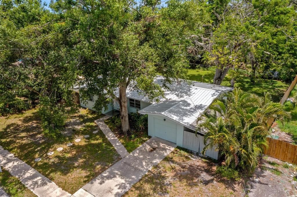 Active With Contract: $314,890 (3 beds, 2 baths, 1310 Square Feet)