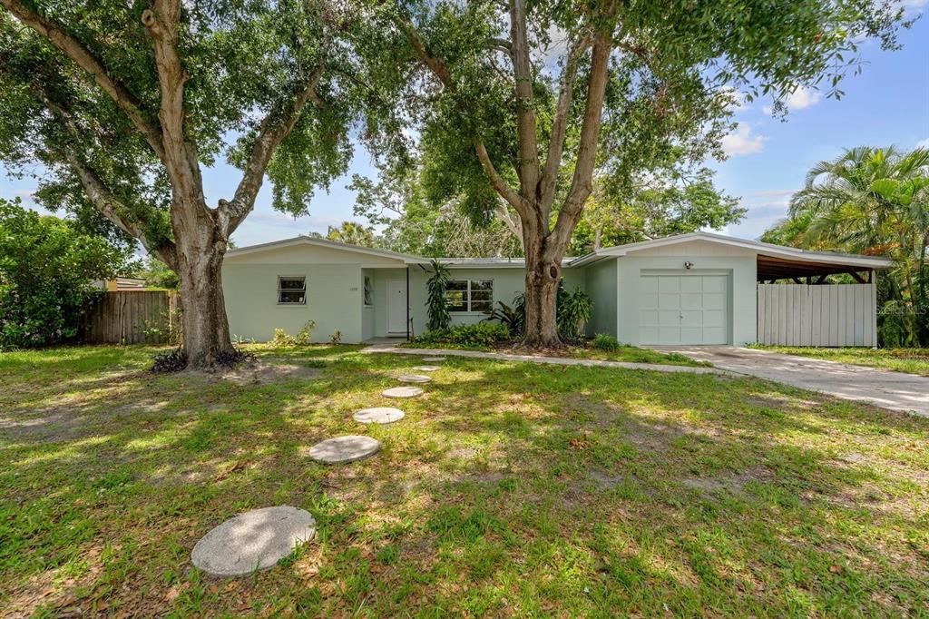 Active With Contract: $314,890 (3 beds, 2 baths, 1310 Square Feet)