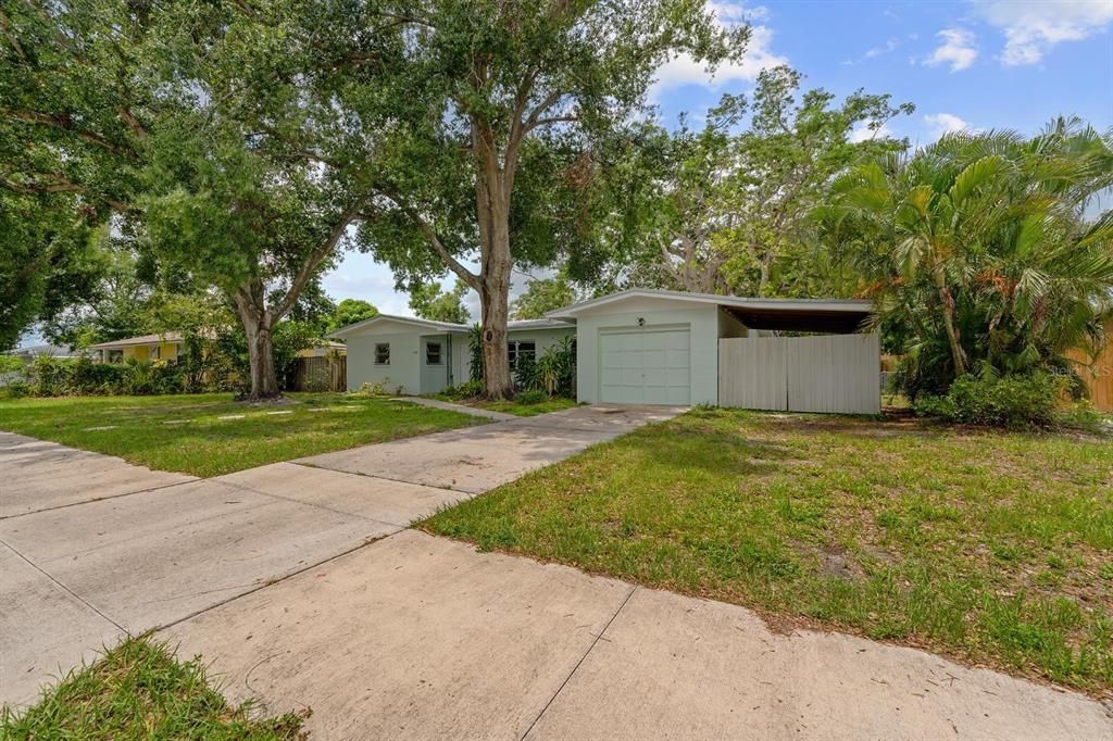 Active With Contract: $314,890 (3 beds, 2 baths, 1310 Square Feet)