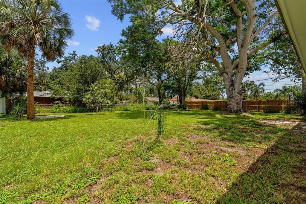 Active With Contract: $314,890 (3 beds, 2 baths, 1310 Square Feet)