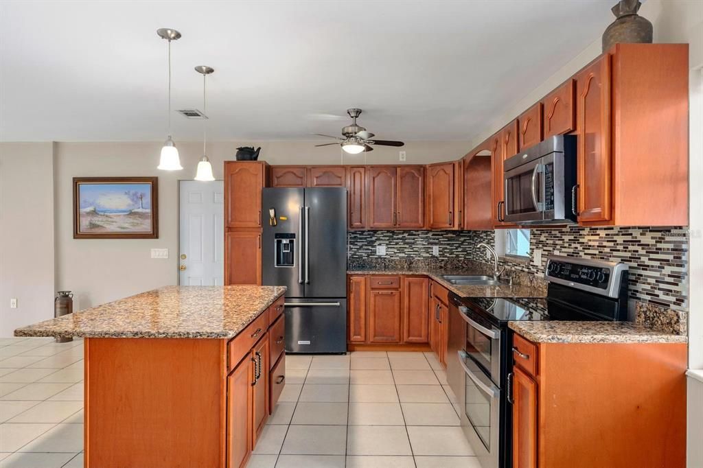 Active With Contract: $314,890 (3 beds, 2 baths, 1310 Square Feet)