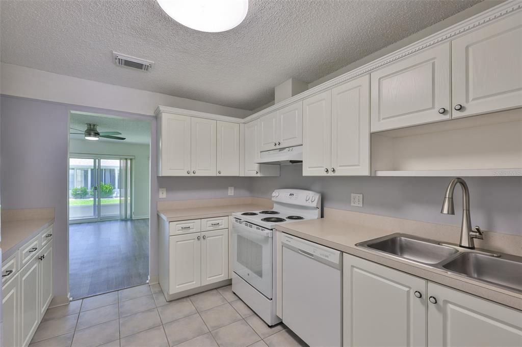 For Sale: $187,000 (2 beds, 2 baths, 1516 Square Feet)