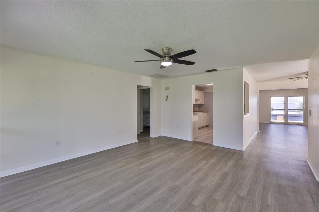 For Sale: $187,000 (2 beds, 2 baths, 1516 Square Feet)