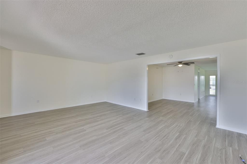 For Sale: $187,000 (2 beds, 2 baths, 1516 Square Feet)