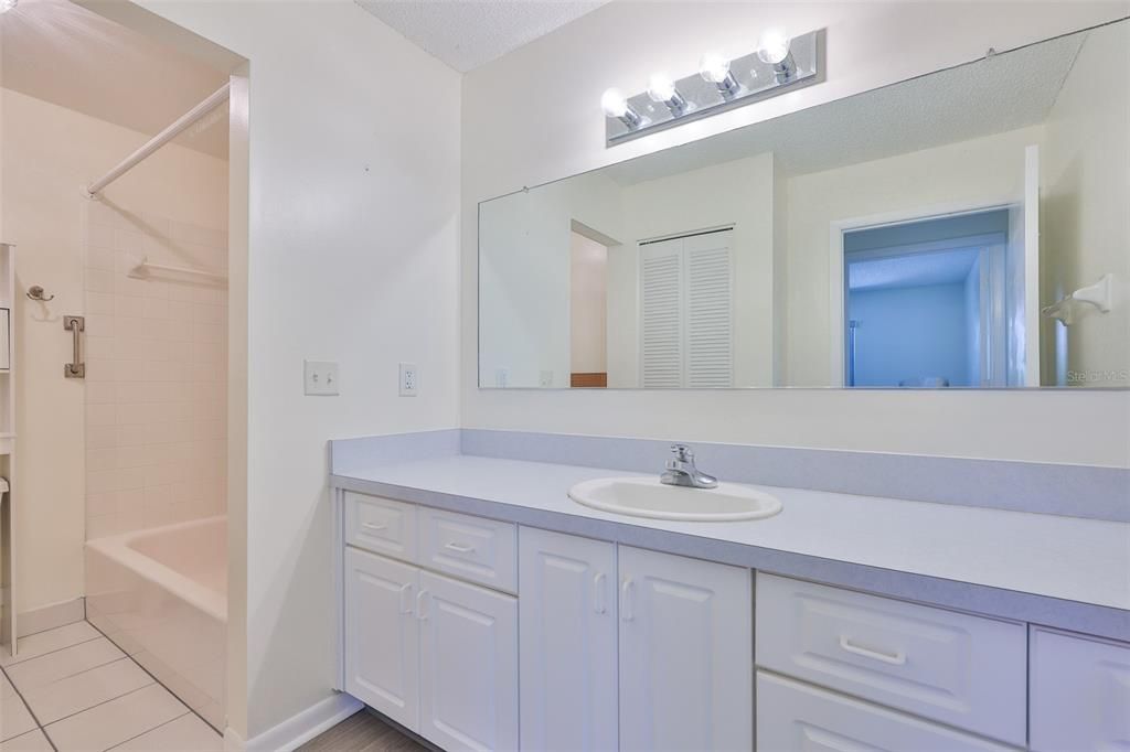 For Sale: $187,000 (2 beds, 2 baths, 1516 Square Feet)