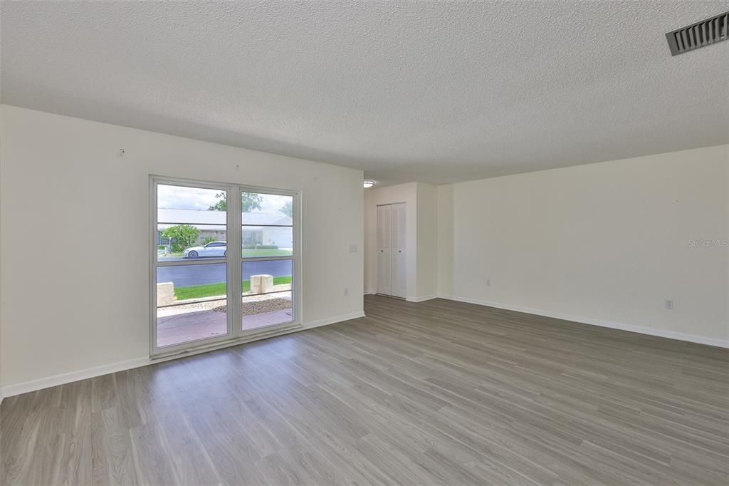 For Sale: $187,000 (2 beds, 2 baths, 1516 Square Feet)