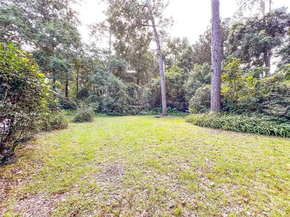 Active With Contract: $1,800 (3 beds, 2 baths, 1808 Square Feet)