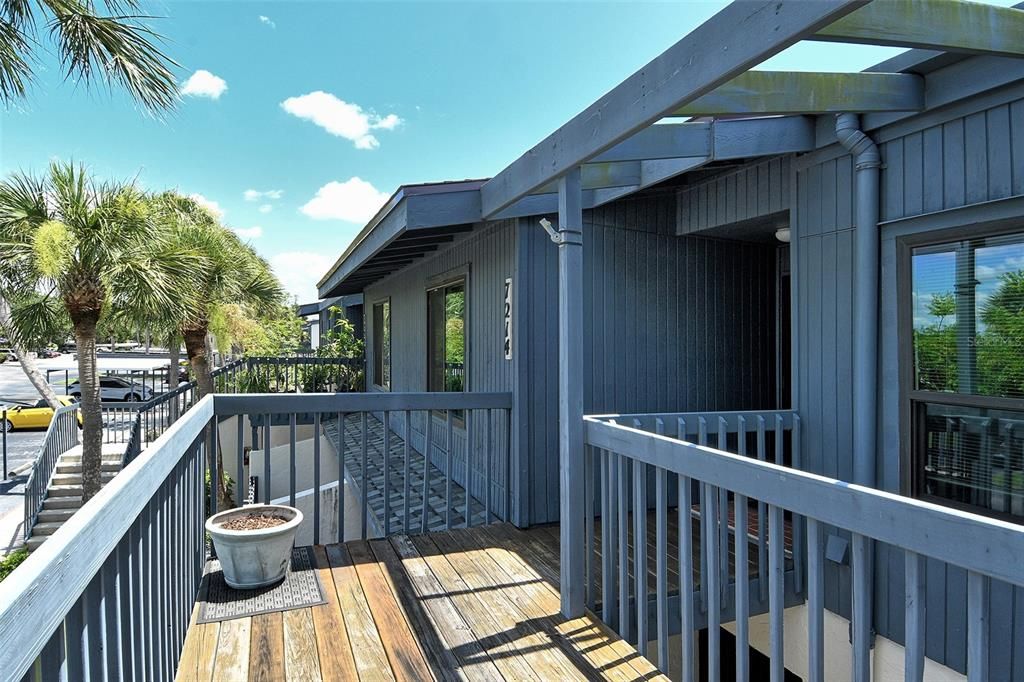 На продажу: $235,000 (2 спален, 2 ванн, 1400 Квадратных фут)