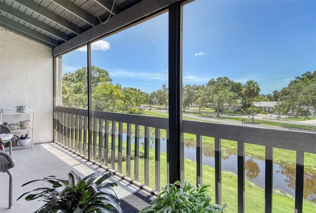 На продажу: $235,000 (2 спален, 2 ванн, 1400 Квадратных фут)