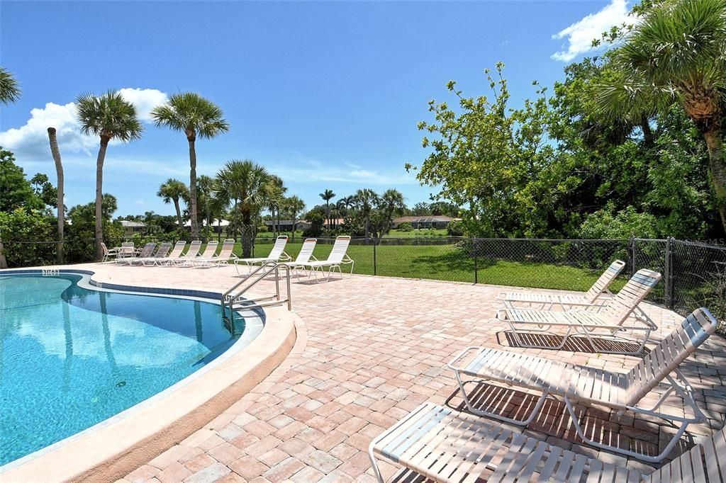 На продажу: $235,000 (2 спален, 2 ванн, 1400 Квадратных фут)