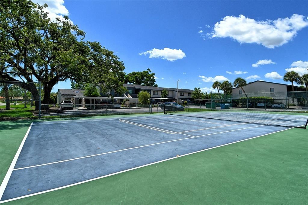 На продажу: $235,000 (2 спален, 2 ванн, 1400 Квадратных фут)