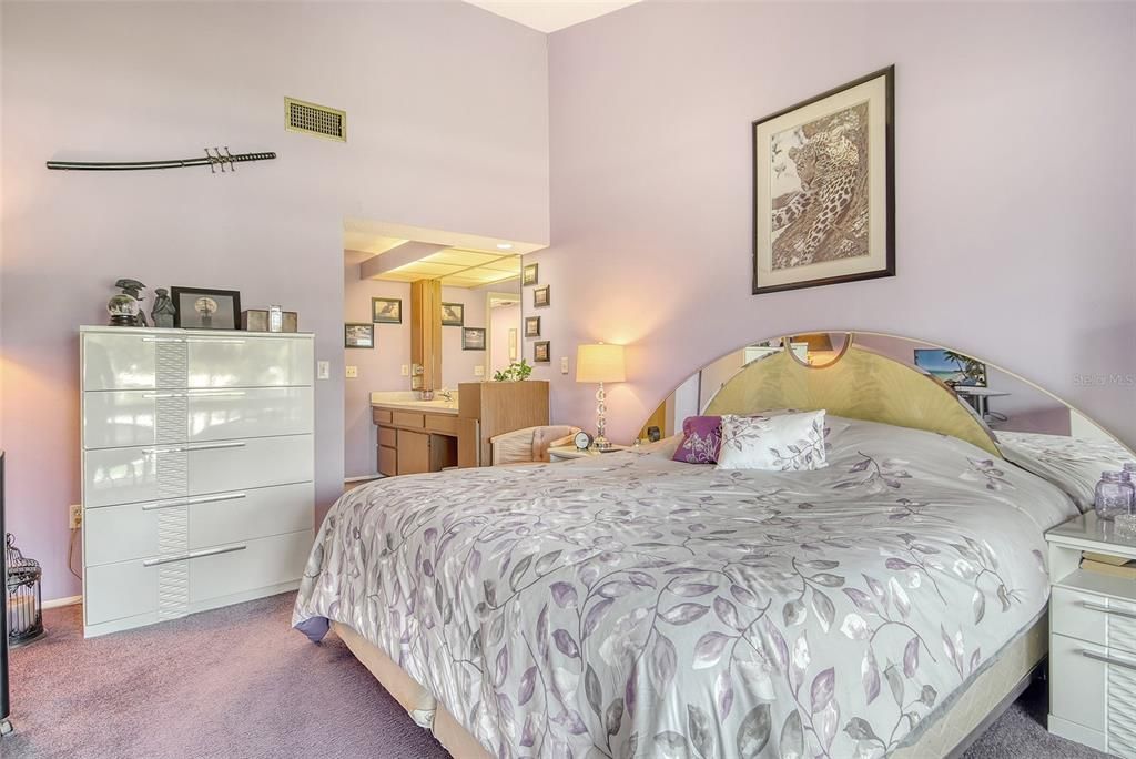 На продажу: $235,000 (2 спален, 2 ванн, 1400 Квадратных фут)