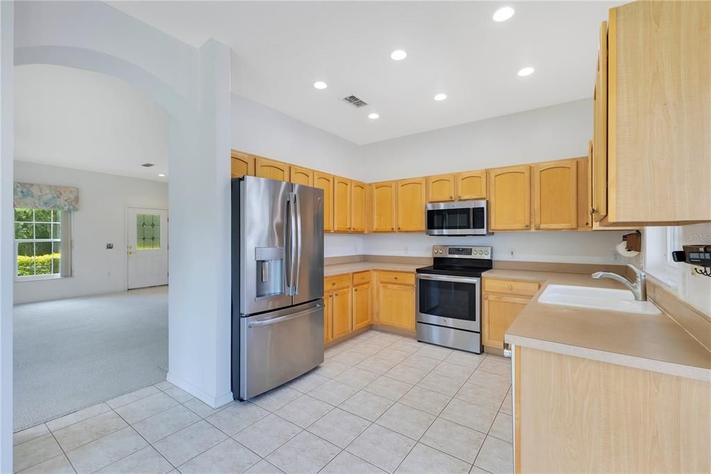 Activo con contrato: $150,400 (2 camas, 2 baños, 1317 Pies cuadrados)