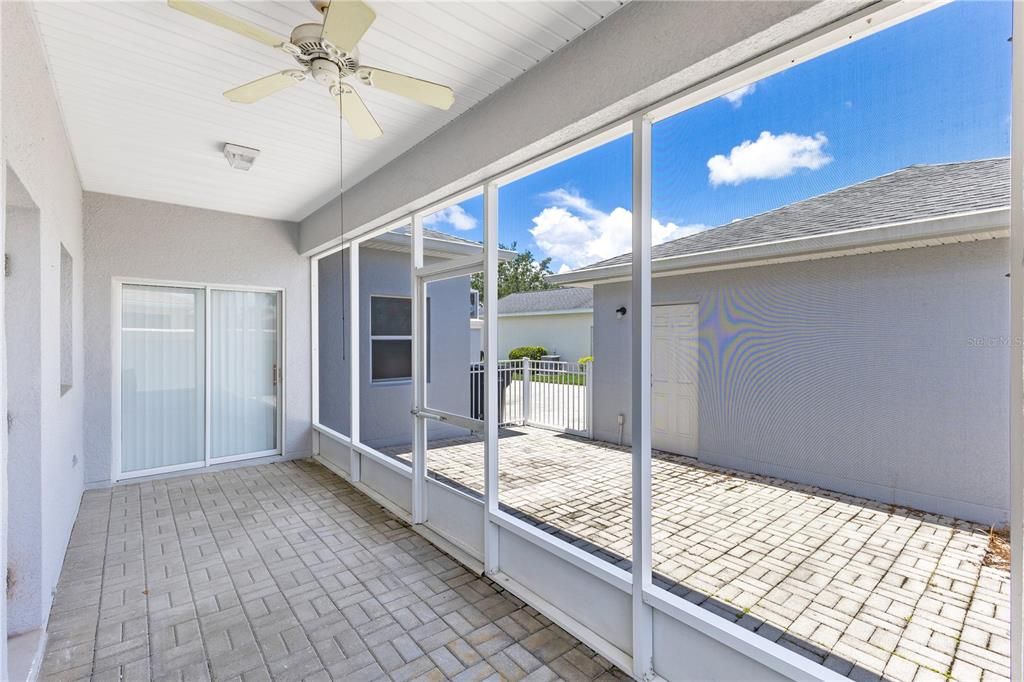 Activo con contrato: $150,400 (2 camas, 2 baños, 1317 Pies cuadrados)