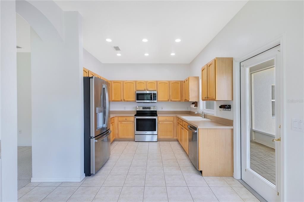 Activo con contrato: $150,400 (2 camas, 2 baños, 1317 Pies cuadrados)