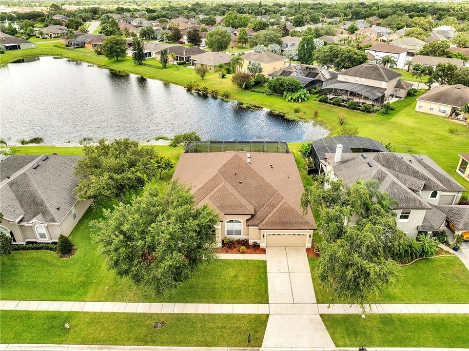 最近售出: $649,900 (5 贝兹, 3 浴室, 2915 平方英尺)