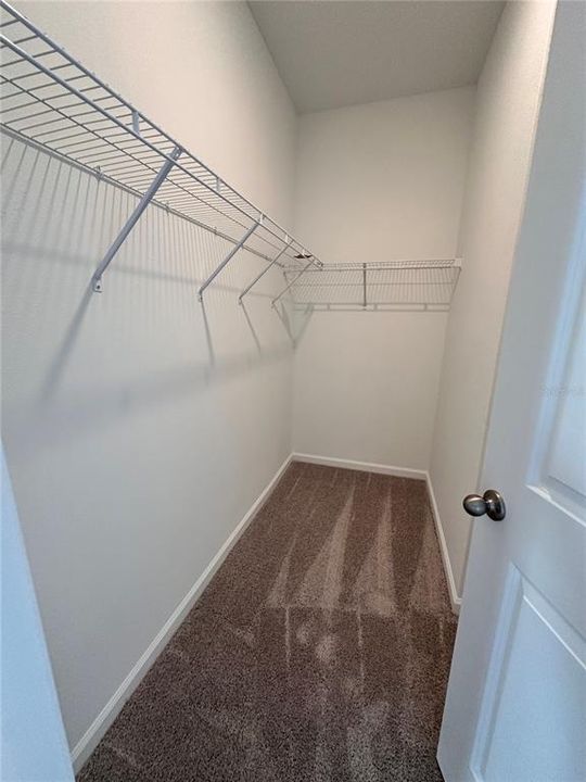 合同活跃: $1,925 (3 贝兹, 2 浴室, 1401 平方英尺)