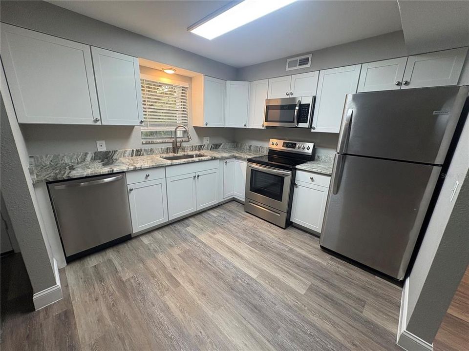 В аренду: $1,350 (2 спален, 2 ванн, 1200 Квадратных фут)