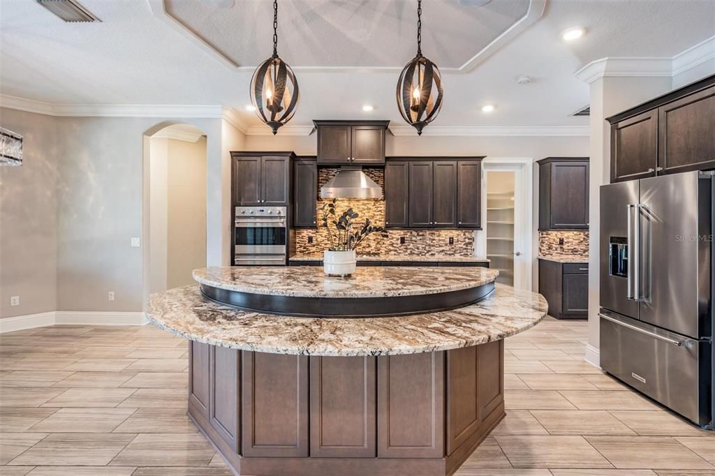 На продажу: $1,155,000 (4 спален, 4 ванн, 3879 Квадратных фут)