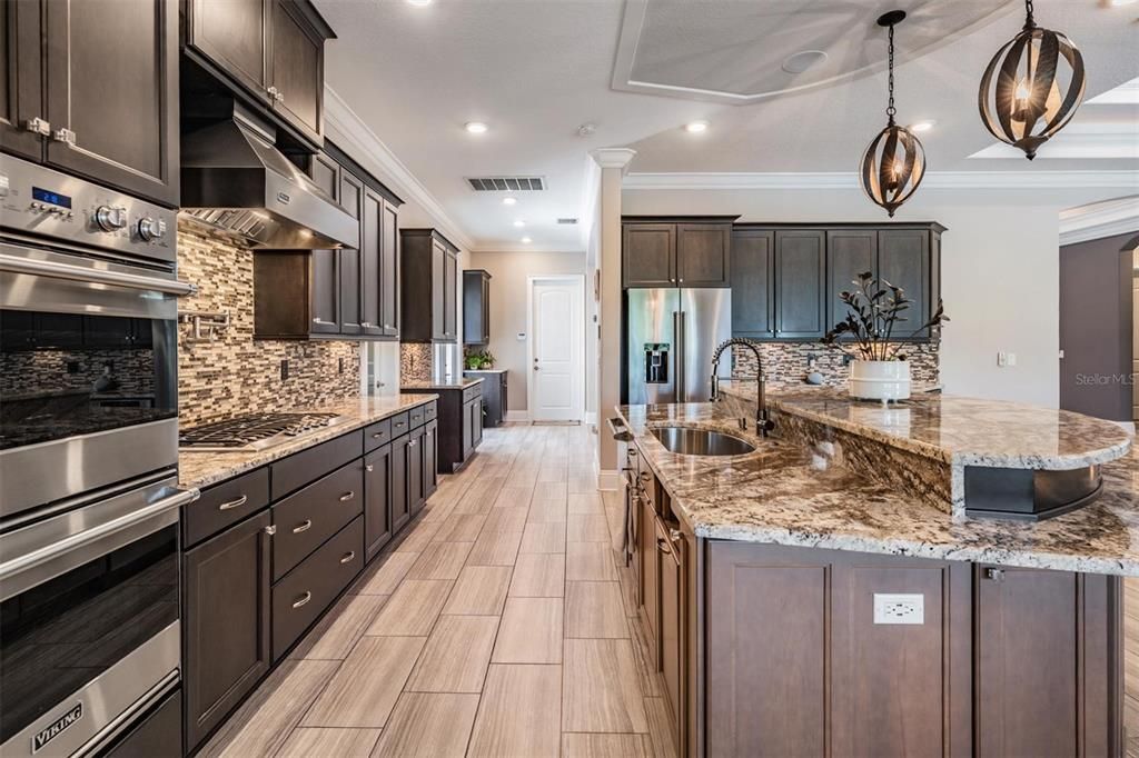 На продажу: $1,155,000 (4 спален, 4 ванн, 3879 Квадратных фут)