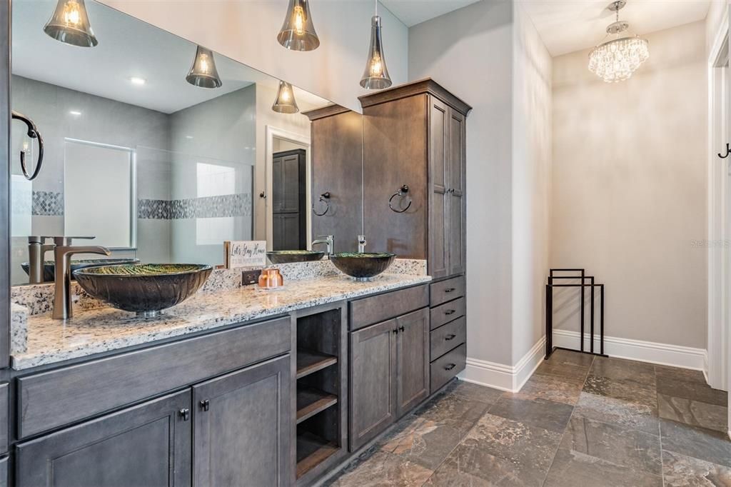 На продажу: $1,155,000 (4 спален, 4 ванн, 3879 Квадратных фут)