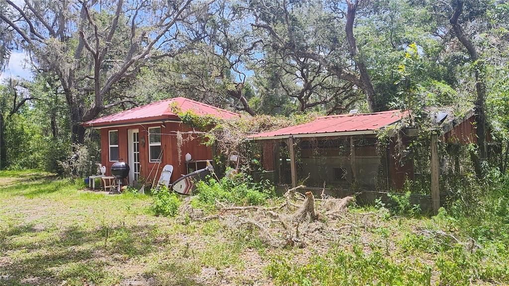 Active With Contract: $265,000 (3 beds, 2 baths, 2014 Square Feet)