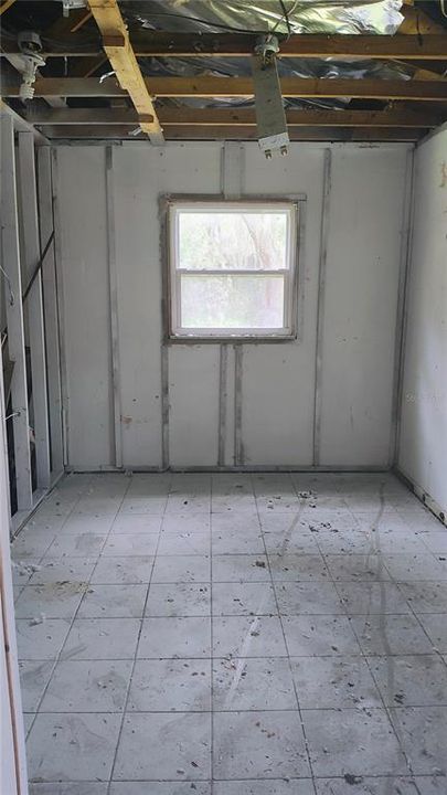 Active With Contract: $265,000 (3 beds, 2 baths, 2014 Square Feet)