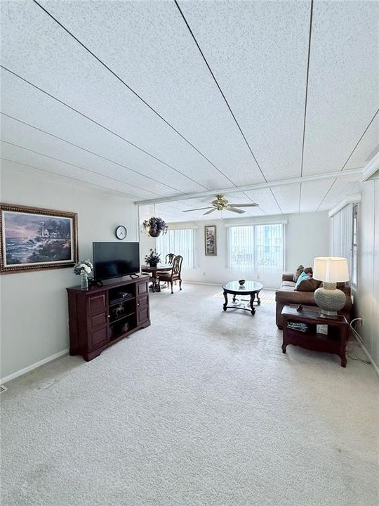 На продажу: $136,000 (2 спален, 2 ванн, 1344 Квадратных фут)