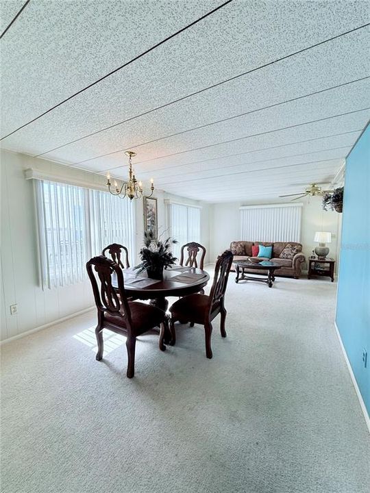 На продажу: $136,000 (2 спален, 2 ванн, 1344 Квадратных фут)